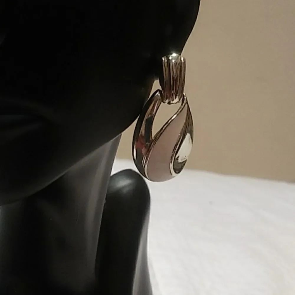 Earrings    - Picture 4 of 4